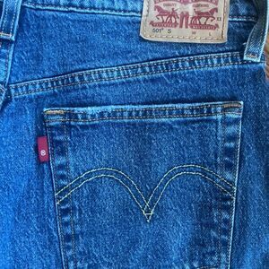 Levi's Woman’s 501 Button Fly Skinny Raw Hem SZ 30"